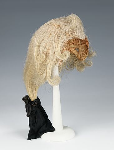 バッグウィッグの例（フランス製男性用かつら）　1780年－1800年　メトロポリタン美術館蔵