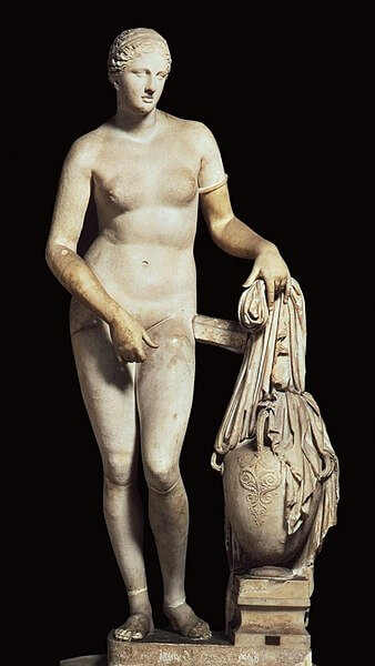 『クニドスのヴィーナス』　ローマ時代の彫刻　紀元前4世紀半ばのプラクシテレスにもとづく　ヴァチカン美術館蔵