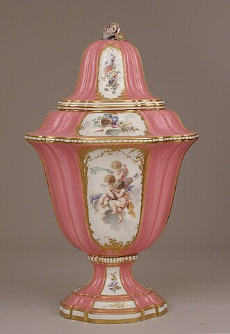 メトロポリタン美術館収蔵の花瓶（Vase (vase Boileau) (part of a set)）　1758年